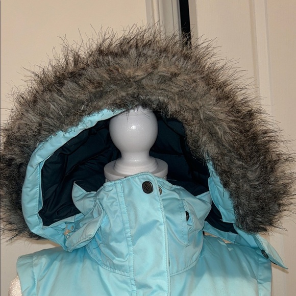 Columbia Women’s Lay D Down Omni Heat Winter Vest with removable hood. - Picture 4 of 14